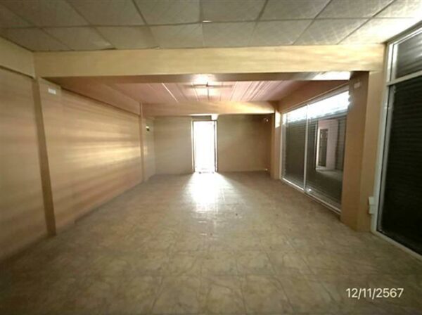 04 Commercial Building _photo