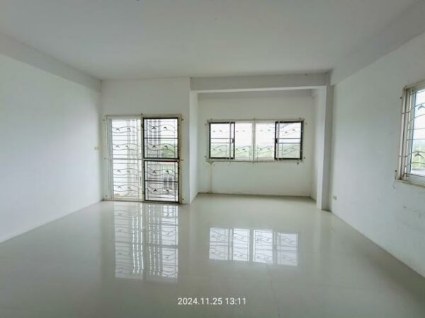 04 Commercial Building _photo