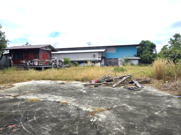 12 warehouses _photo