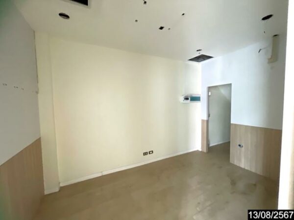 04 Commercial Building _photo
