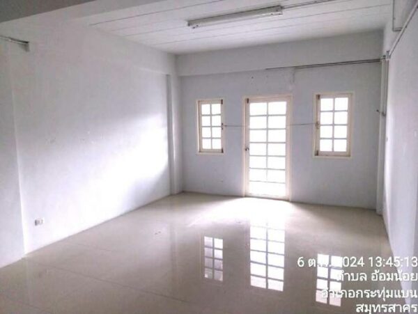 04 Commercial Building _photo