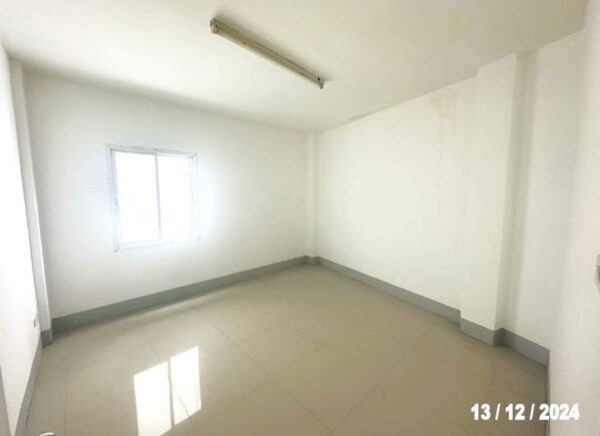 04 Commercial Building _photo