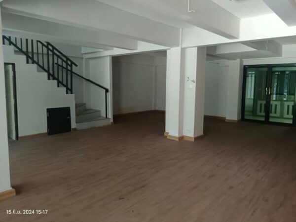 04 Commercial Building _photo
