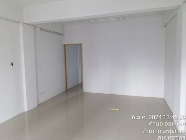 04 Commercial Building _photo
