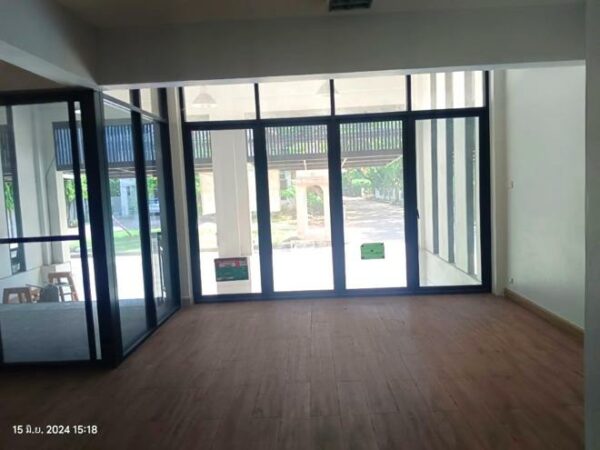 04 Commercial Building _photo