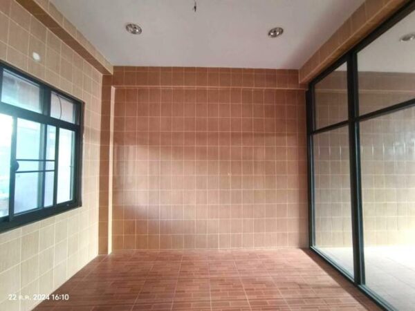 04 Commercial Building _photo