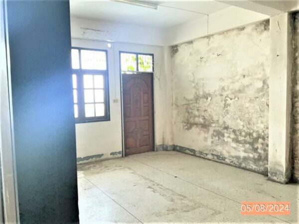 04 Commercial Building _photo