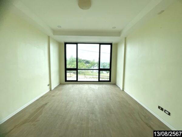 04 Commercial Building _photo