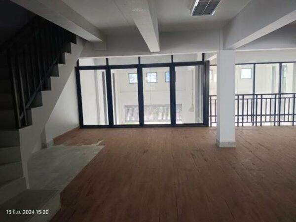 04 Commercial Building _photo