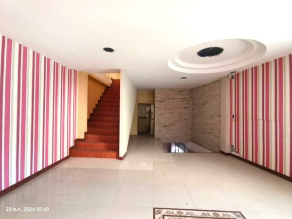 04 Commercial Building _photo