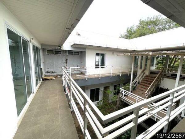 10 office buildings _photo