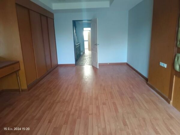 04 Commercial Building _photo