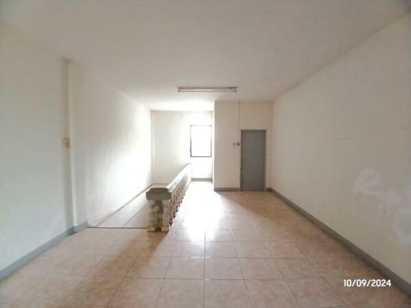 04 Commercial Building _photo