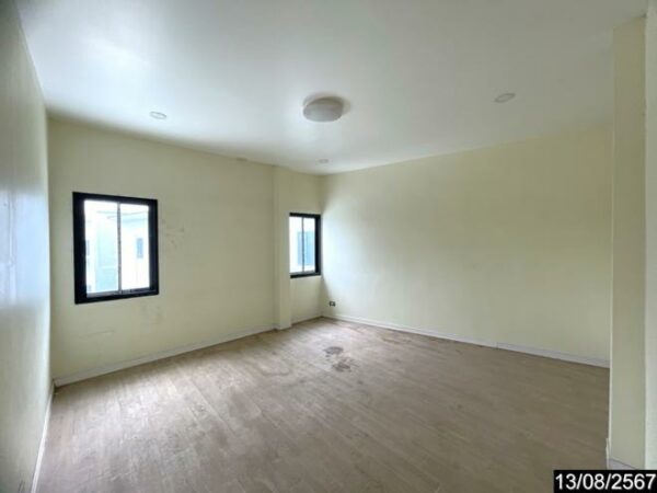 04 Commercial Building _photo