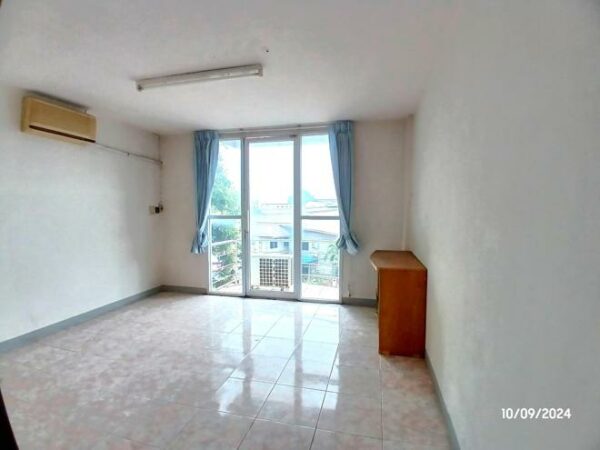 04 Commercial Building _photo