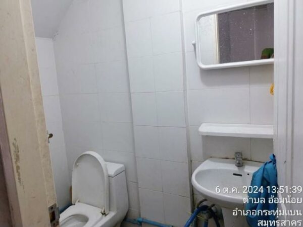 04 Commercial Building _photo
