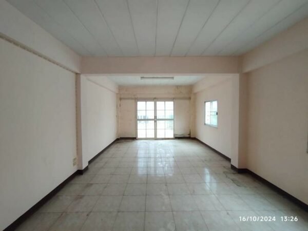 04 Commercial Building _photo