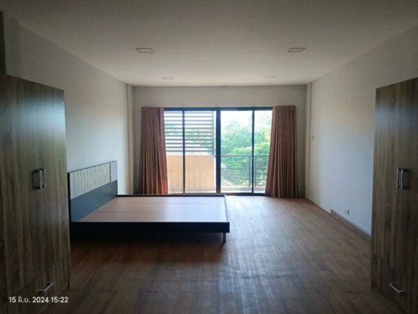 04 Commercial Building _photo