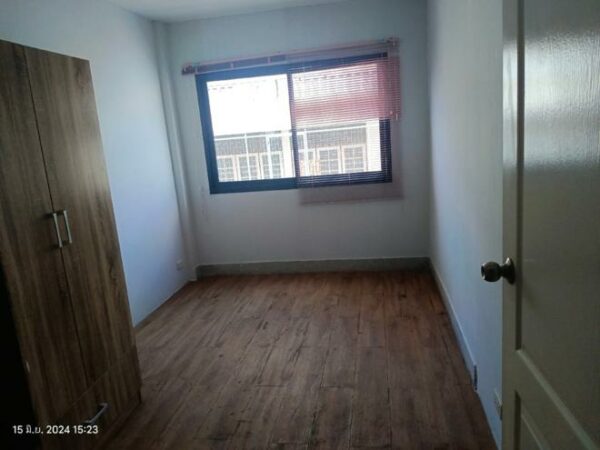 04 Commercial Building _photo