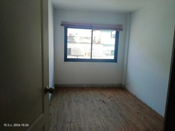 04 Commercial Building _photo