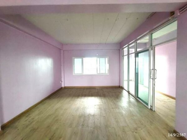 04 Commercial Building _photo