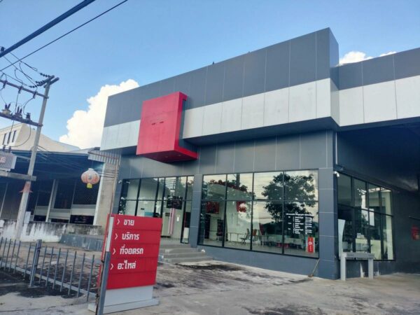 Car showroom, Phetchabun _photo