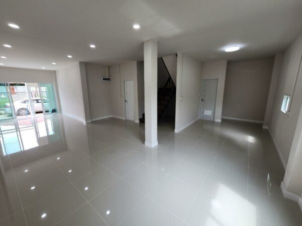 Commercial building _photo