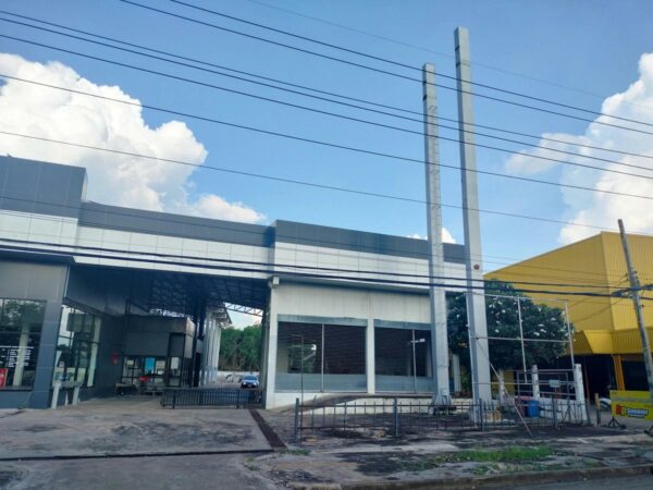 Car showroom, Phetchabun _photo