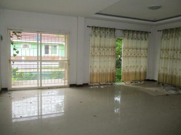 Detached house, Ubon Ratchathani _photo