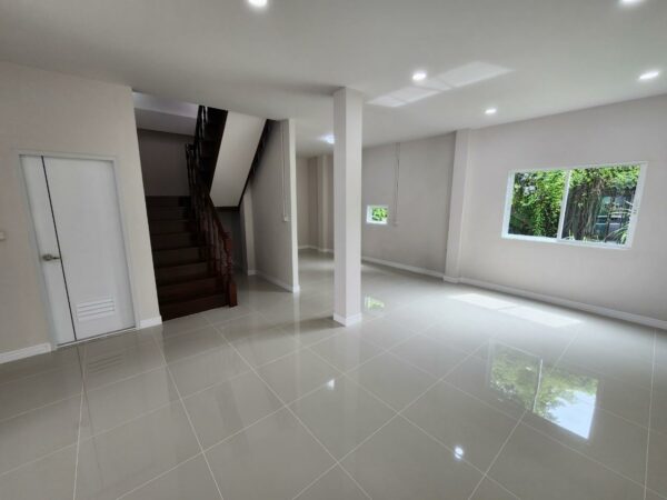 Commercial building _photo