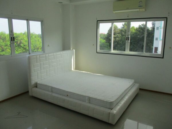 Crystal Place Condominium _photo