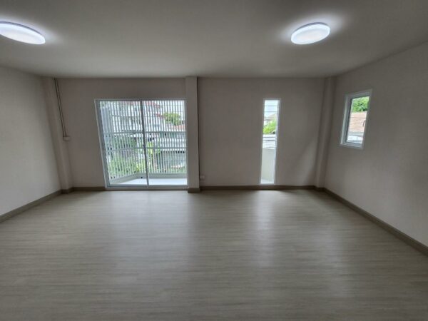 Commercial building _photo