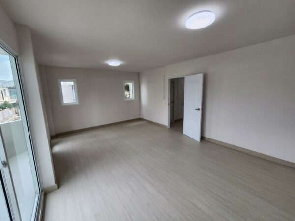 Commercial building _photo